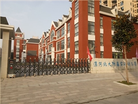 中牟縣第三初級中學采用華捷盛智能電動伸縮門