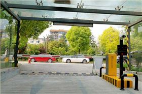 慶賀鄭州卷煙廠采用華捷盛智能車牌識別系統1