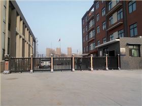 上街區(qū)孟津路基督教堂采用華捷盛電動(dòng)伸縮門(mén)