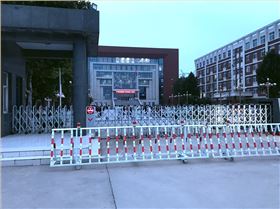 電動伸縮門-鄭州信息工程學院