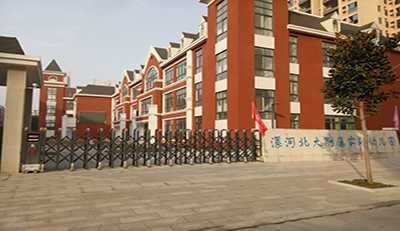 漯河北大附屬實(shí)驗(yàn)幼兒園采用華捷盛智能電動(dòng)伸縮門