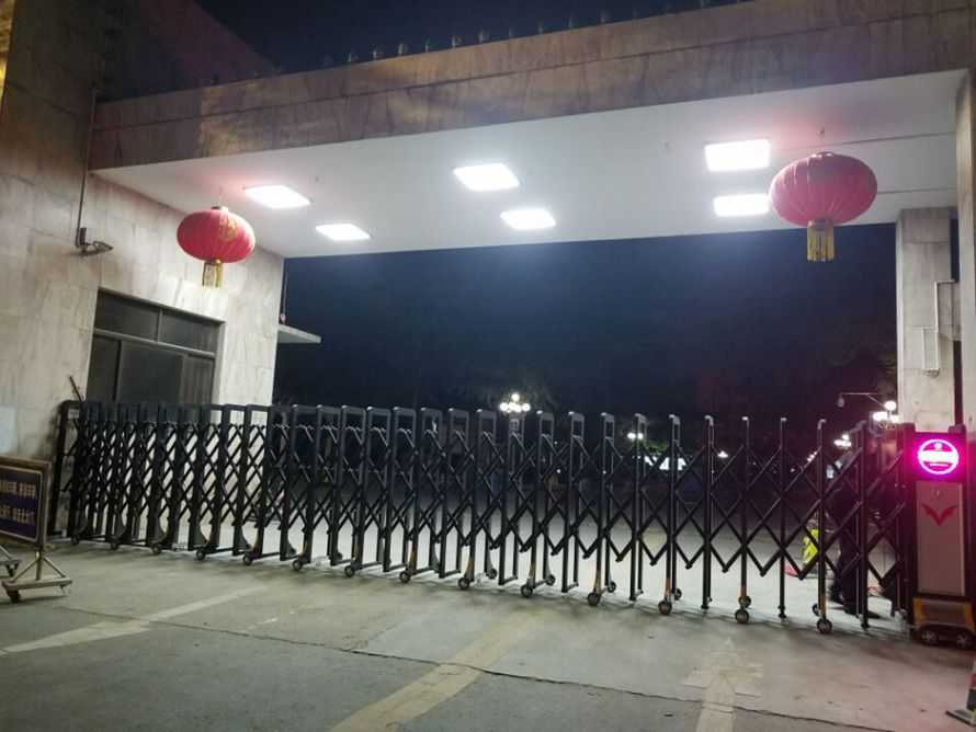 華捷盛智能為河南農業大學量身定制電動伸縮門