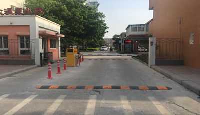 長垣宏大溫泉小區(qū)采用華捷盛智能車牌識別系統(tǒng)
