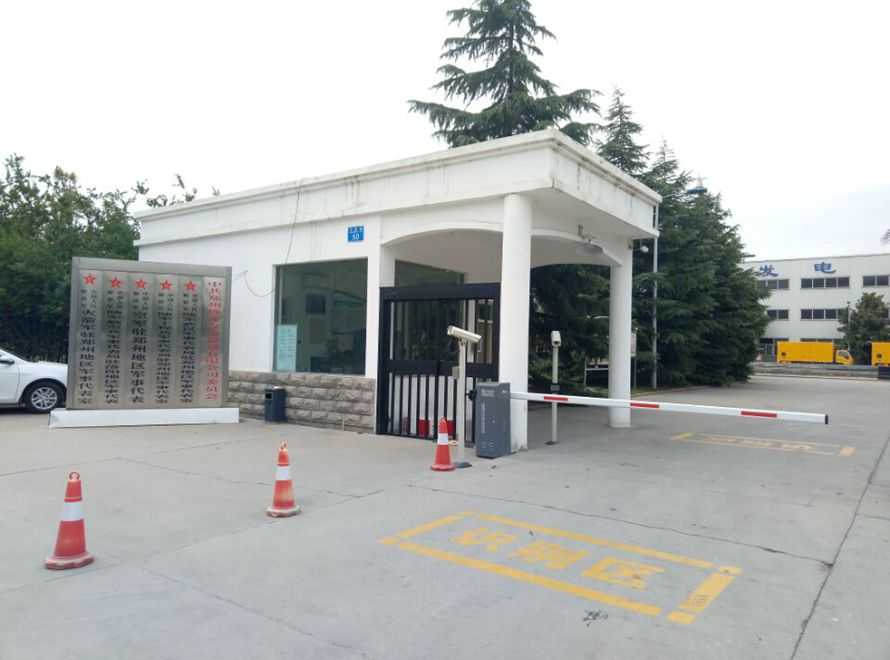 華捷盛告訴您電動伸縮門滑輪的三種材料