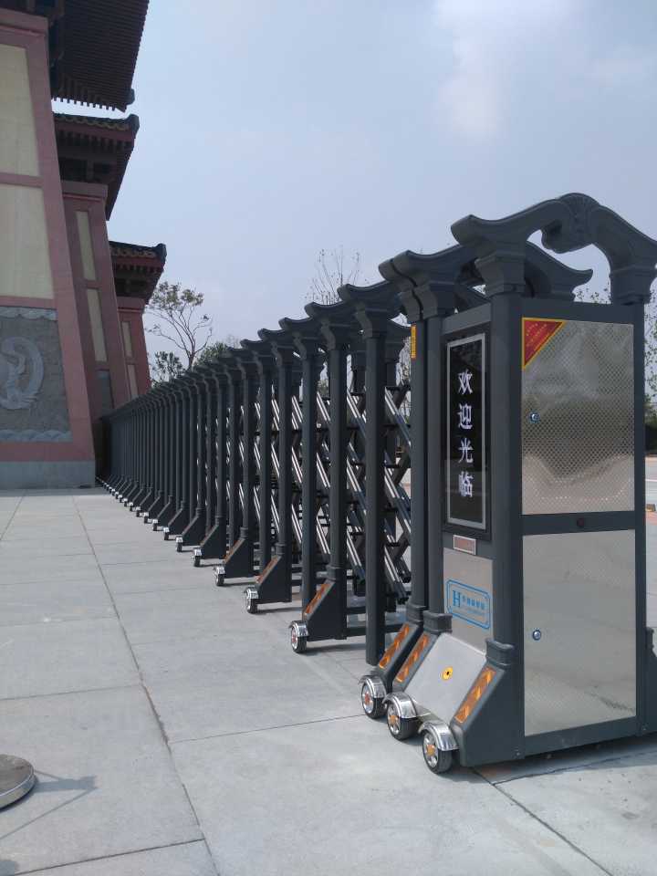為什么很多建筑都采用電動(dòng)伸縮門呢？