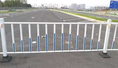 熱烈慶賀新鄭雙鶴湖公園采用華捷盛智能護欄