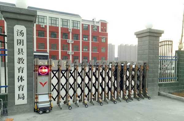 六種情況會(huì)導(dǎo)致電動(dòng)伸縮門出現(xiàn)跑偏的問(wèn)題及解