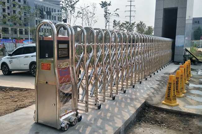 650不銹鋼電動伸縮門