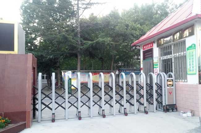650電動伸縮門