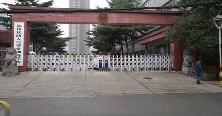 學校電動伸縮門價格是多少錢
