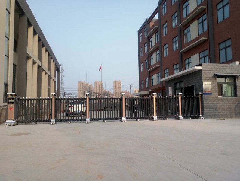 上街區(qū)孟津路基督教堂采用華捷盛電動伸縮門