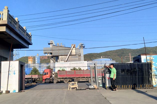 華捷盛電動伸縮門應用于鄭州市宏超耐火材料有限公司l