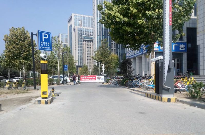 華捷盛車牌識別系統應用于河南省大學科技園
