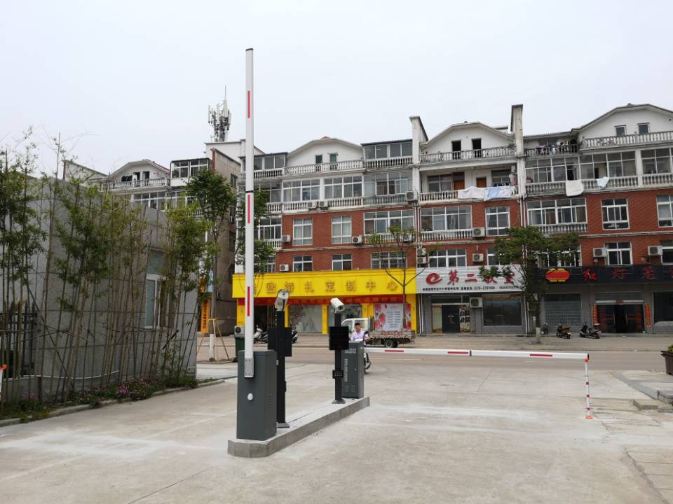 那么選擇自動道閘系統有哪些事項需要重點考慮呢