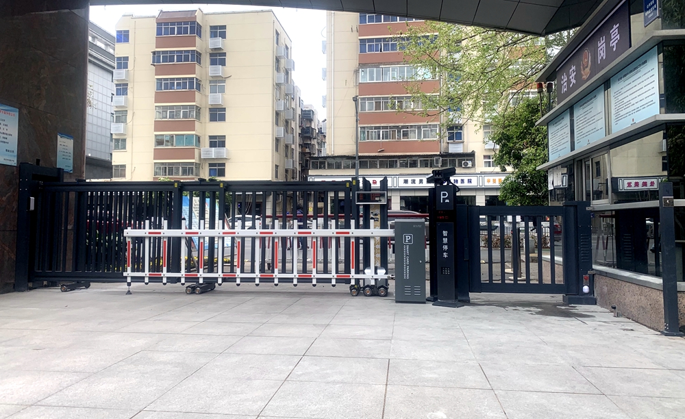 車牌識別-鄭州市中原一中實驗學校