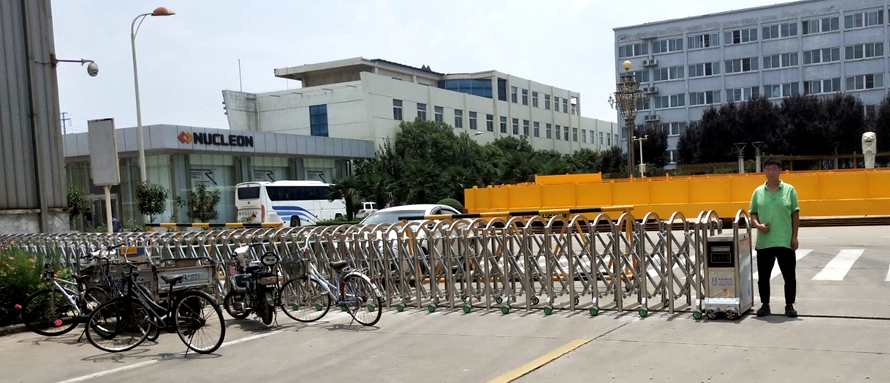 定制電動伸縮門_長垣紐科倫起重機