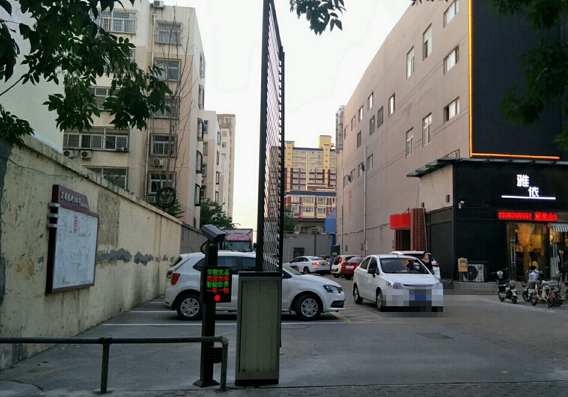 車牌識別_安陽市華聯優品